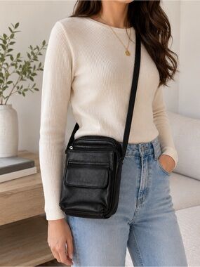 Vintage FOSSIL Black Leather Crossbody Messenger Bag